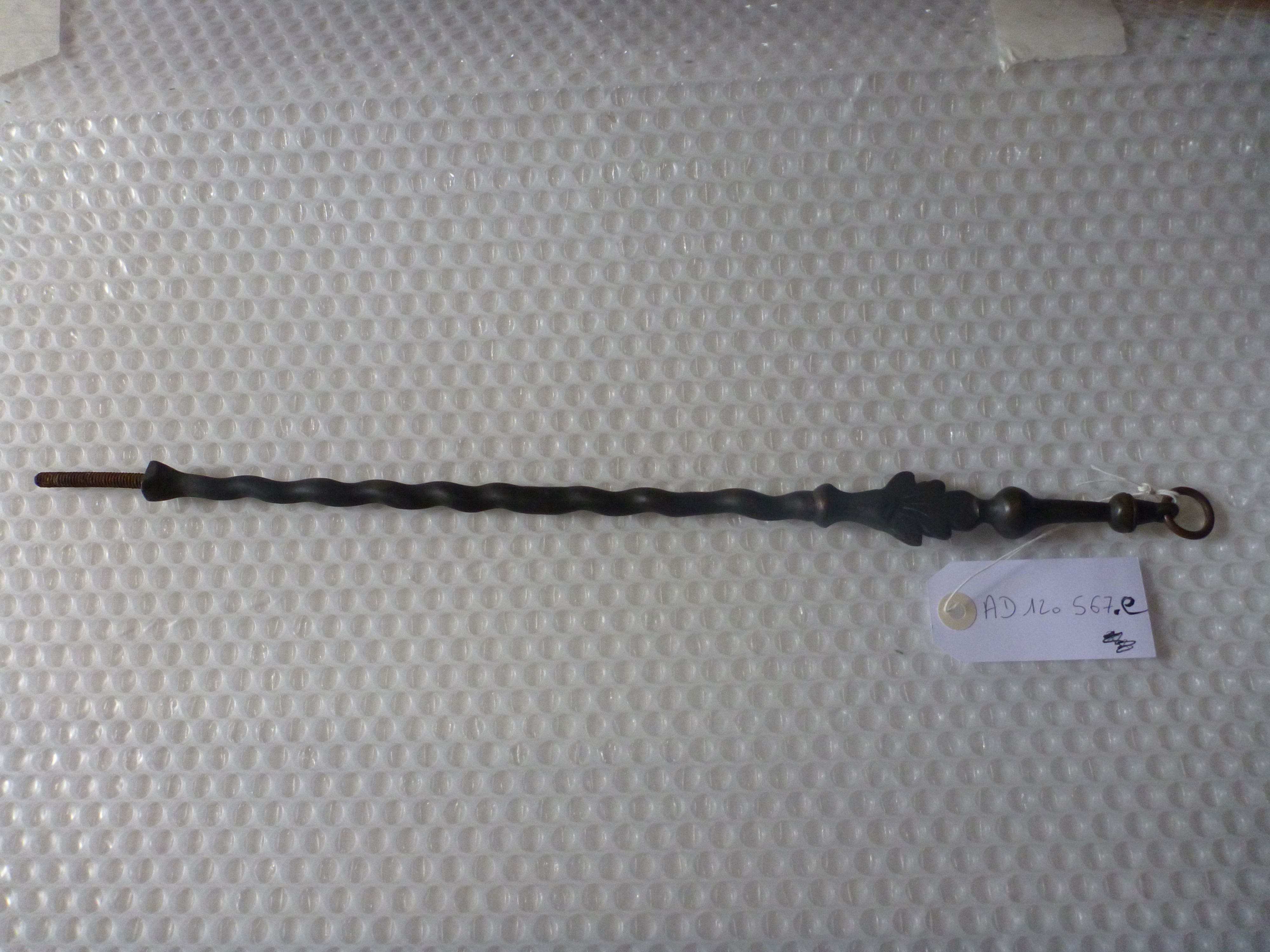 Garniture de cheminée : balayette
